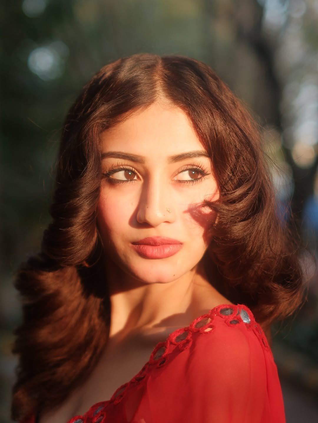 Yashu Turns Heads in Stunning Red Saree – Latest Glam Photoshoot (37)