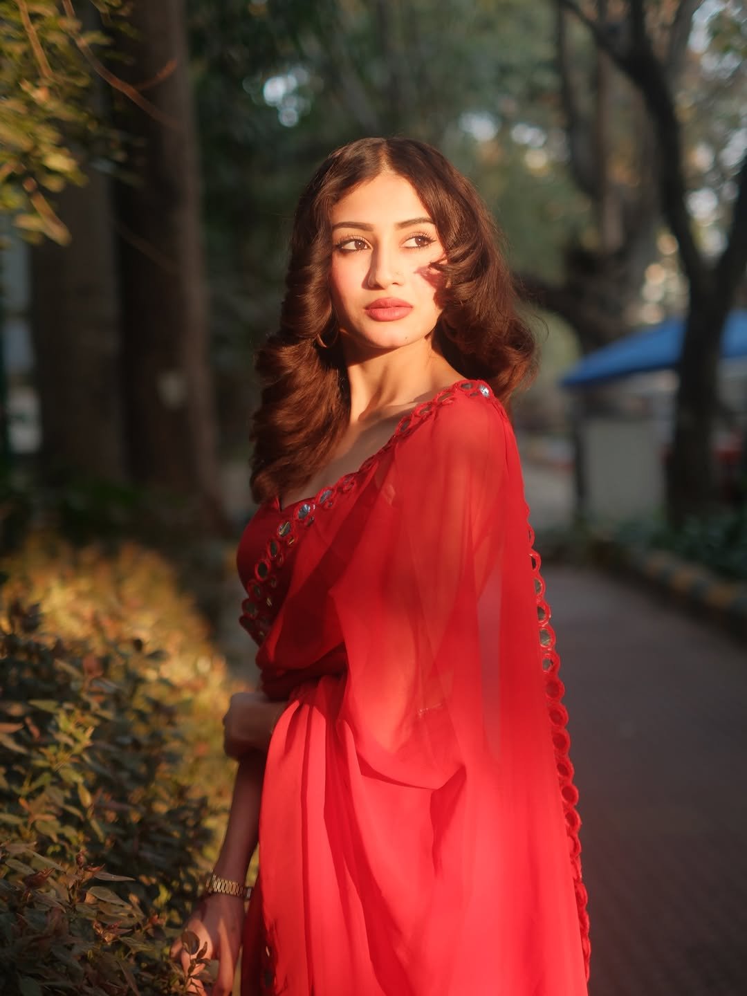 Yashu Turns Heads in Stunning Red Saree – Latest Glam Photoshoot (4)