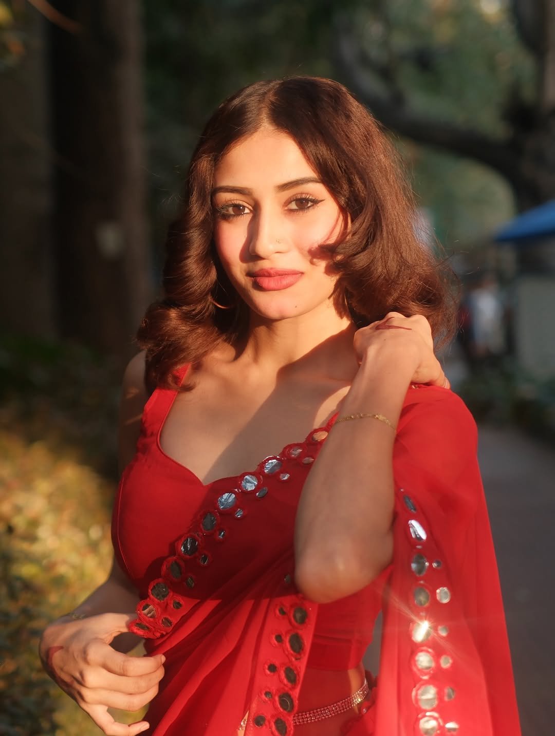 Yashu Turns Heads in Stunning Red Saree – Latest Glam Photoshoot (41)