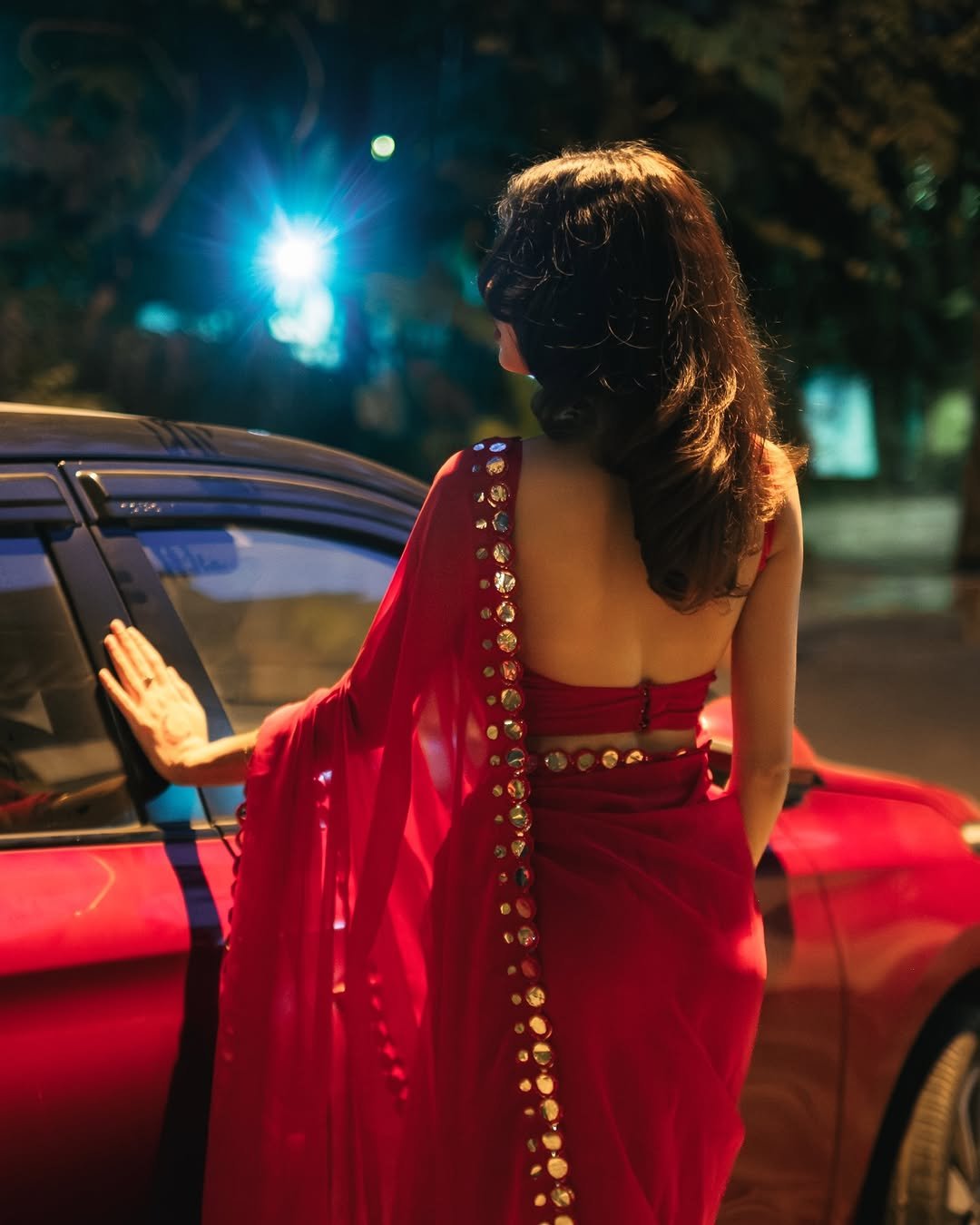 Yashu Turns Heads in Stunning Red Saree – Latest Glam Photoshoot (8)
