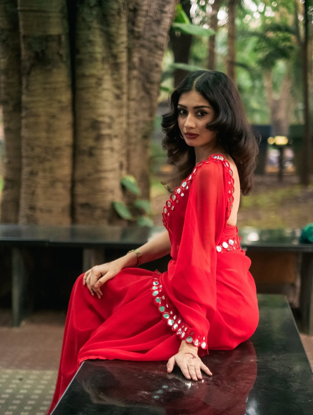 Yashu Turns Heads in Stunning Red Saree – Latest Glam Photoshoot (9)