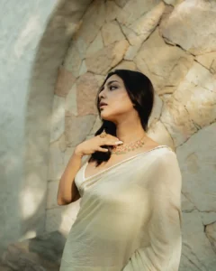 Aishwarya Lekshmi Looks Stunning in Elegant White Saree – Latest Photos (13)