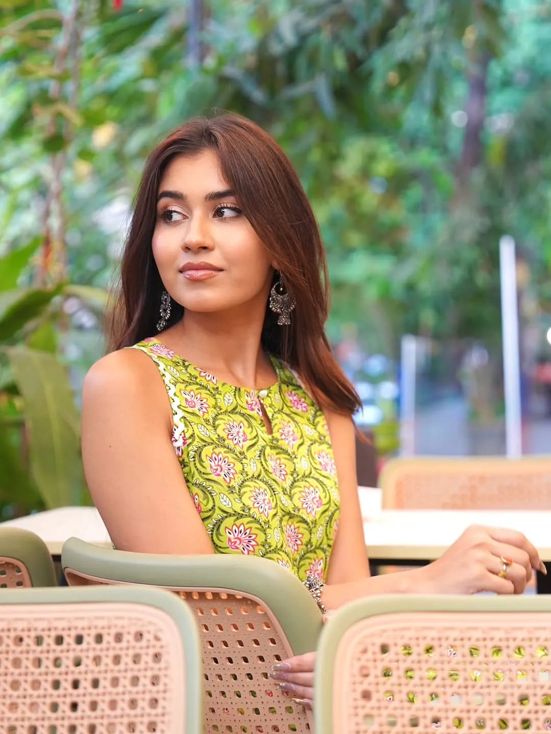 Akanksha Choudhary Looks Adorable in Floral Green Dress – Latest HD Photos (3)