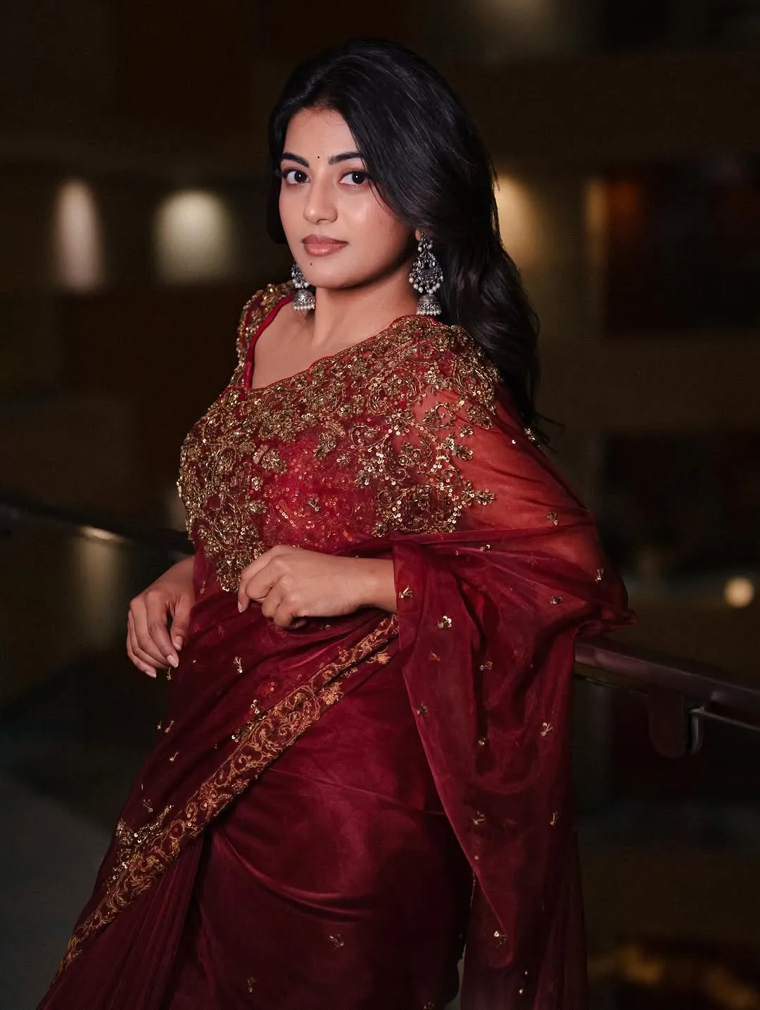 Anandhi Looks Stunning in Maroon Designer Saree – Latest Photos (1)