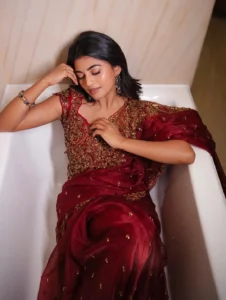 Anandhi Looks Stunning in Maroon Designer Saree – Latest Photos (2)