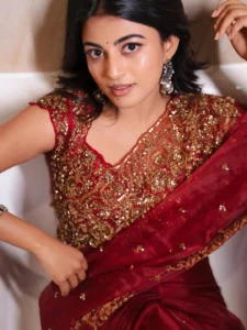 Anandhi Looks Stunning in Maroon Designer Saree – Latest Photos (5)