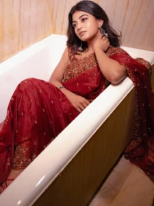 Anandhi Looks Stunning in Maroon Designer Saree – Latest Photos (6)