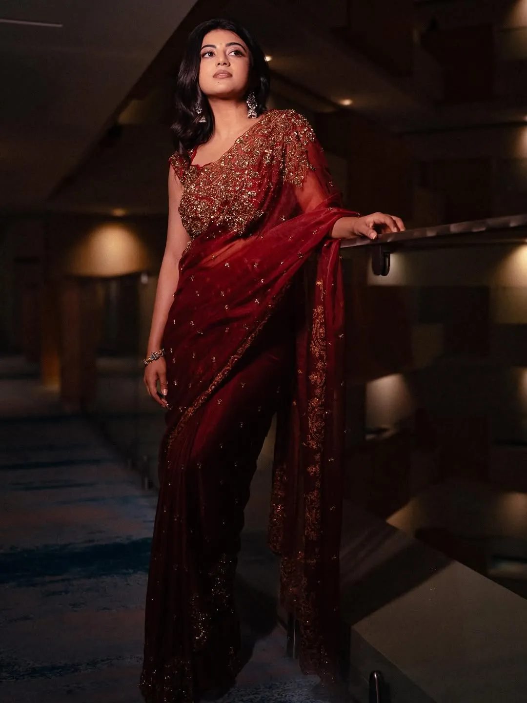 Anandhi Looks Stunning in Maroon Designer Saree – Latest Photos (8)