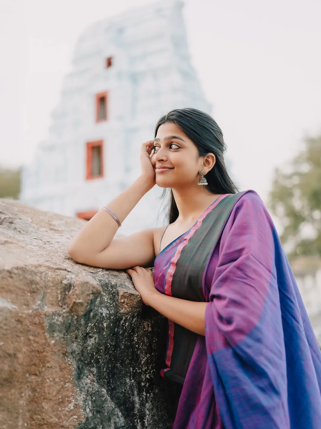 Ananthika Sanilkumar Looks Graceful in Lavender Saree Latest Photos (14)