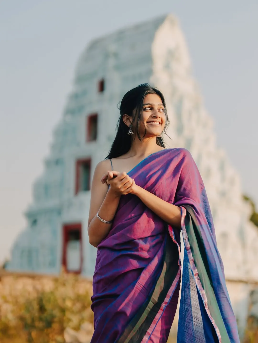 Ananthika Sanilkumar Looks Graceful in Lavender Saree Latest Photos (16)