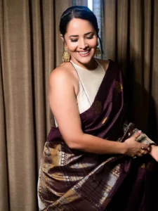 Anasuya Bharadwaj Stuns in Elegant Maroon Silk Saree – Latest HD Photos (11)