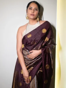 Anasuya Bharadwaj Stuns in Elegant Maroon Silk Saree – Latest HD Photos (17)