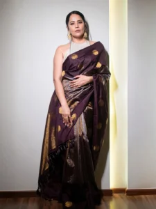Anasuya Bharadwaj Stuns in Elegant Maroon Silk Saree – Latest HD Photos (18)