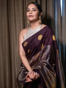 Anasuya Bharadwaj Stuns in Elegant Maroon Silk Saree – Latest HD Photos (3)
