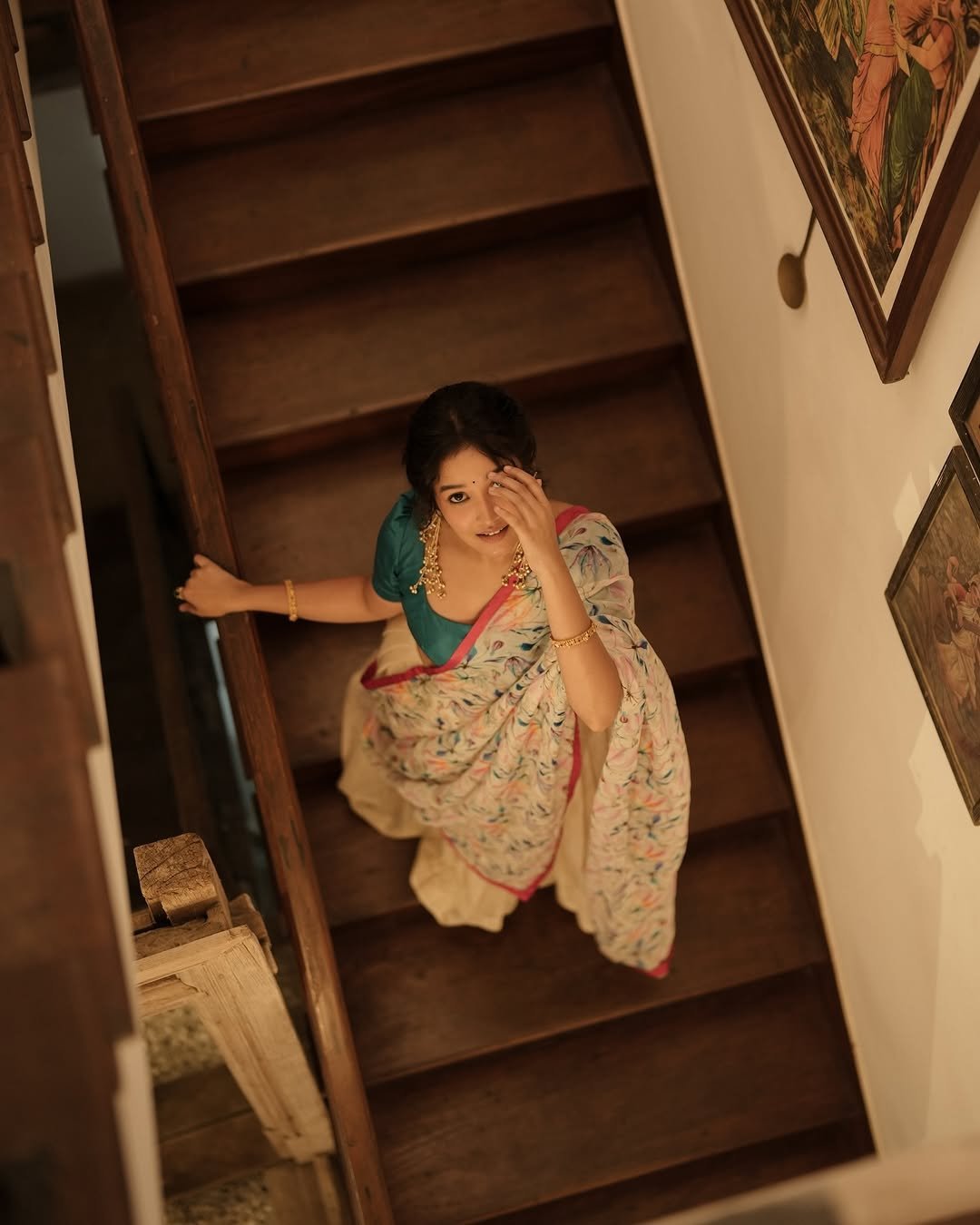 Anikha Surendran Looks Graceful in Floral Saree and Teal Blouse Photos (1)