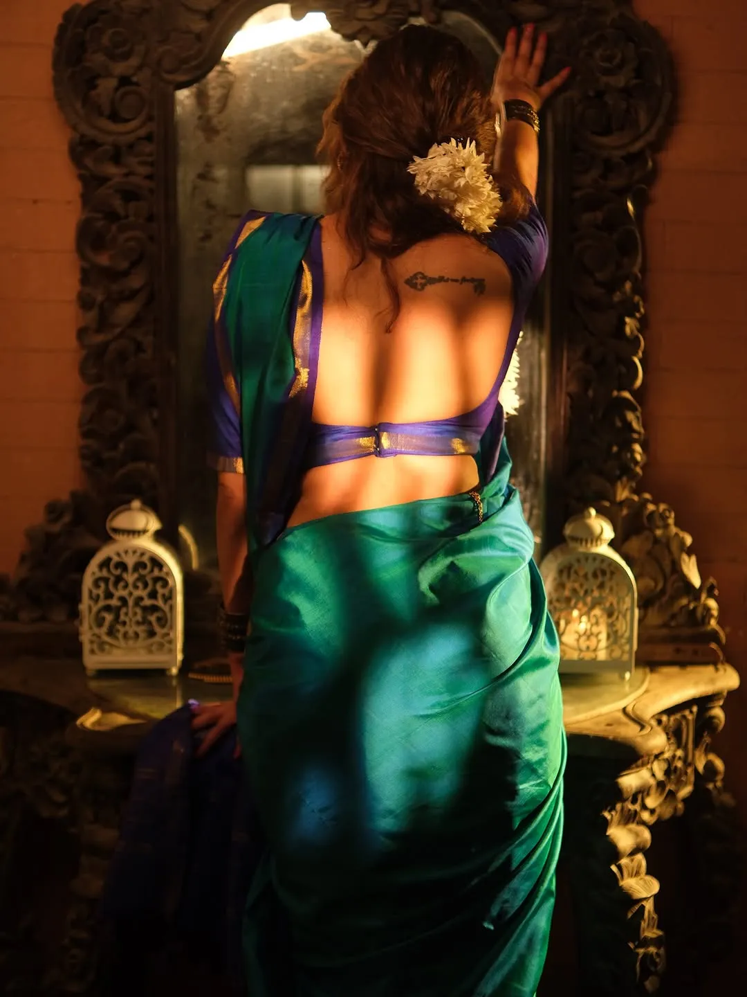 Anveshi Jain Mesmerizes in Elegant Blue Saree – Latest HD Photos (1)