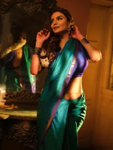 Anveshi Jain Mesmerizes in Elegant Blue Saree – Latest HD Photos (13)