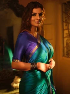 Anveshi Jain Mesmerizes in Elegant Blue Saree – Latest HD Photos (6)