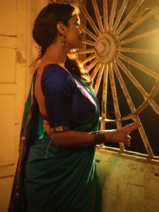 Anveshi Jain Mesmerizes in Elegant Blue Saree – Latest HD Photos (9)