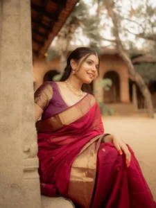 Arul Jyothi Looks Graceful in Traditional Red Silk Saree Photos (1)