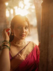 Arul Jyothi Looks Graceful in Traditional Red Silk Saree Photos (13)