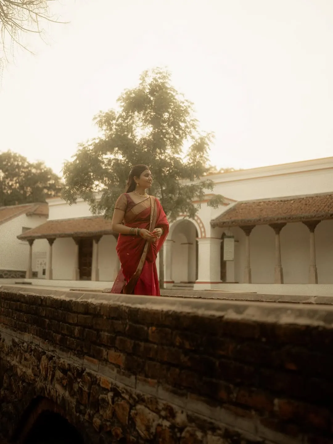 Arul Jyothi Looks Graceful in Traditional Red Silk Saree Photos (3)