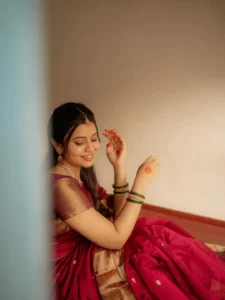 Arul Jyothi Looks Graceful in Traditional Red Silk Saree Photos (5)