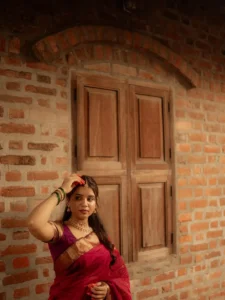 Arul Jyothi Looks Graceful in Traditional Red Silk Saree Photos (6)