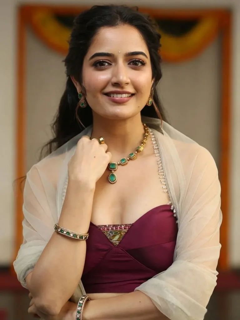 Ashika Ranganath Stuns in Elegant Traditional Outfit – Latest HD Photos (9)