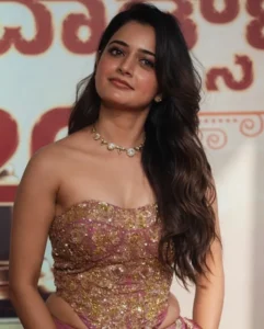 Ashika Ranganath Stuns in Pink Designer Lehenga at SIIMA Awards 2026 (41)