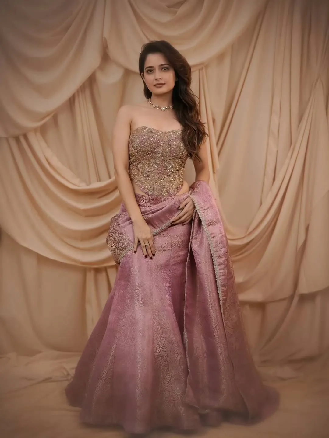 Ashika Ranganath Stuns in Pink Designer Lehenga at SIIMA Awards 2026 (55)