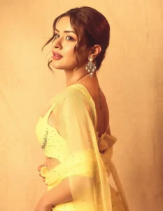 Avneet Kaur Turns Heads in Stunning Yellow Designer Outfit – Latest Photos (9)