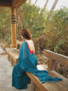 Ayesha Khan Looks Graceful in Elegant Blue Saree – Latest HD Photos (14)