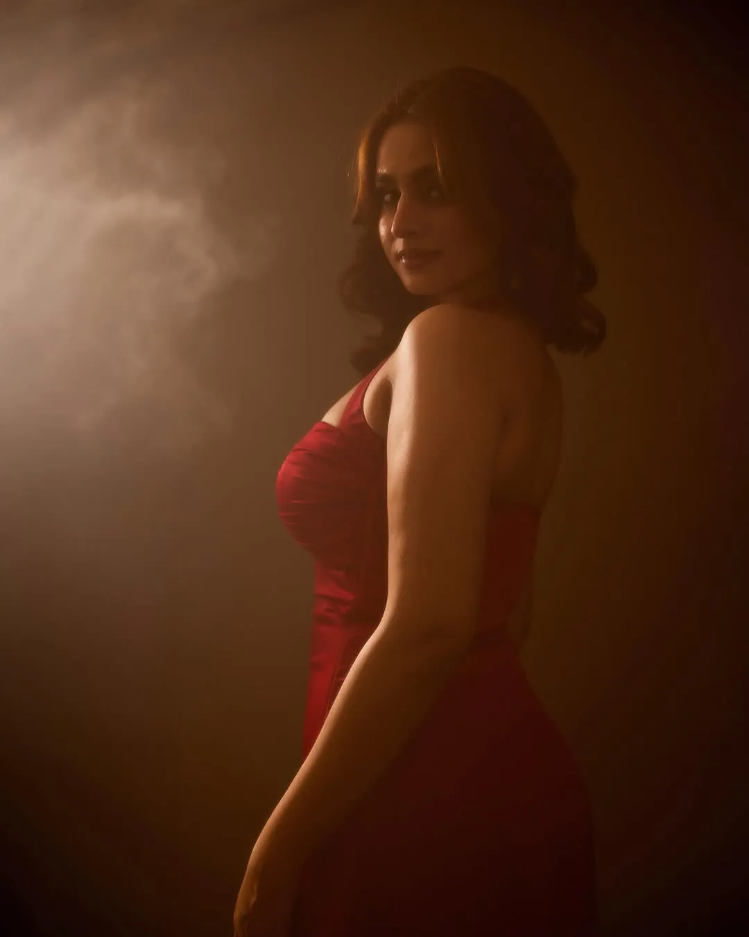 Ayesha Khan Stuns in Elegant Red Gown During Glamorous Photoshoot (9)