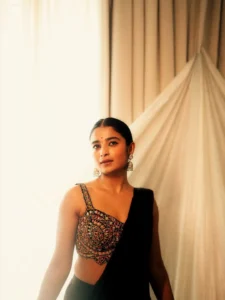 Chaithra J Achar Stuns in Elegant Black Saree – Latest Photos (14)
