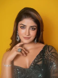 Dimple Hayathi Dazzles in Elegant Green Designer Saree at Latest Photoshoot (13)