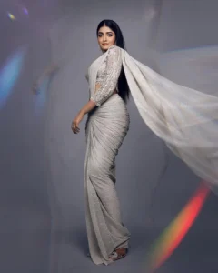 Dimple Hayathi Looks Stunning in Shimmering Designer Saree – Latest Photos (5)