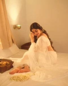 Divya Bharathi Looks Graceful in White Saree – Latest Photos (4)