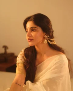 Divya Bharathi Looks Graceful in White Saree – Latest Photos (8)