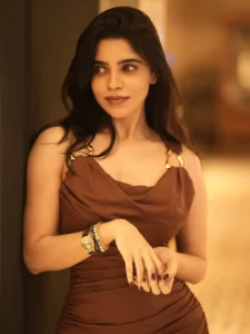 Divya Bharathi Looks Stunning in Chic Brown Bodycon Dress Photos (10)