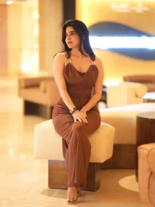 Divya Bharathi Looks Stunning in Chic Brown Bodycon Dress Photos (12)