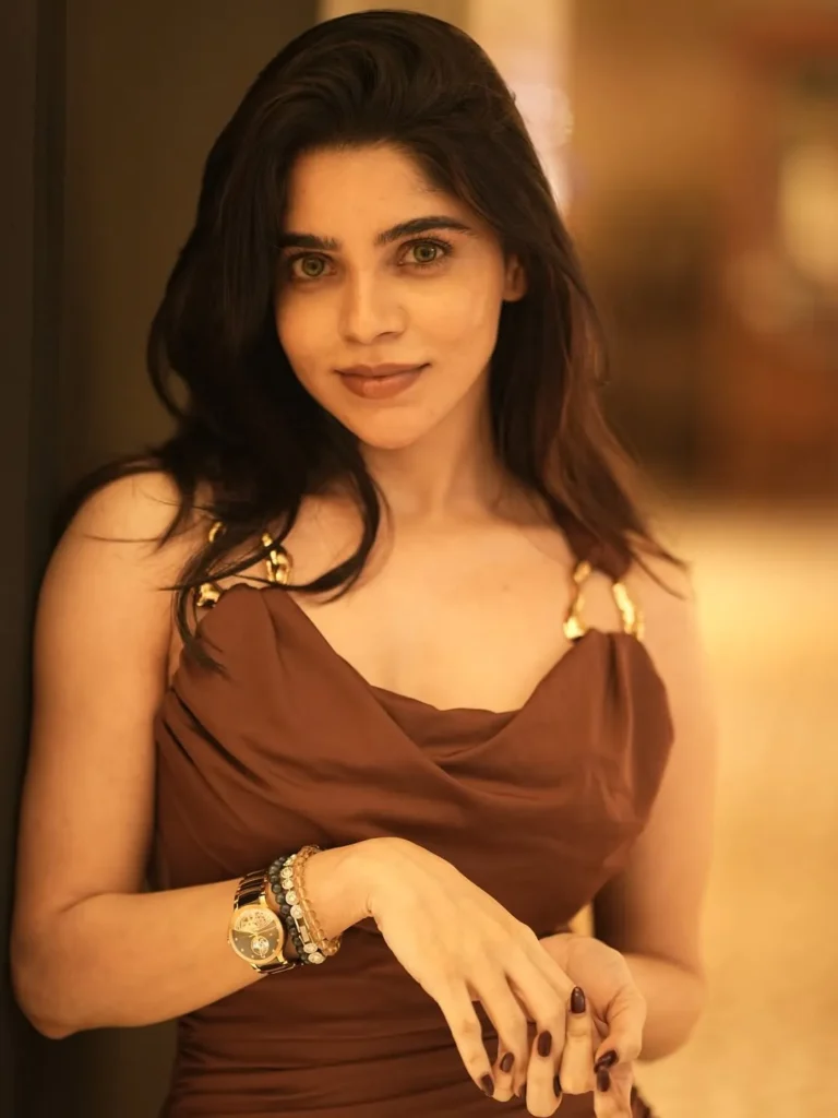 Divya Bharathi Looks Stunning in Chic Brown Bodycon Dress Photos (7)