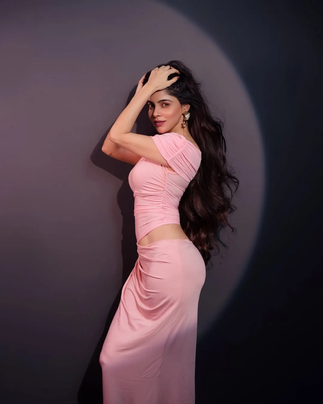 Divya Bharathi Stuns in Elegant Pink Dress – Latest Glamorous Photos (10)