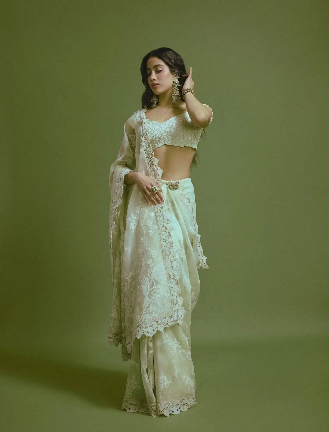 Janhvi Kapoor Looks Stunning in Elegant White Saree – Latest Photoshoot (6)