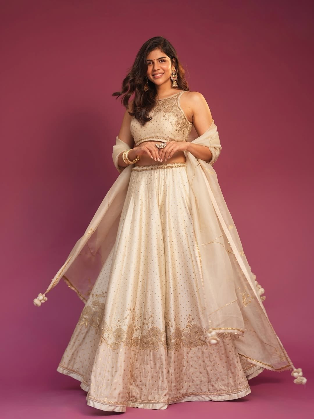 Kalyani Priyadarshan Looks Dreamy in Elegant White Ethnic Outfit Photos (11)
