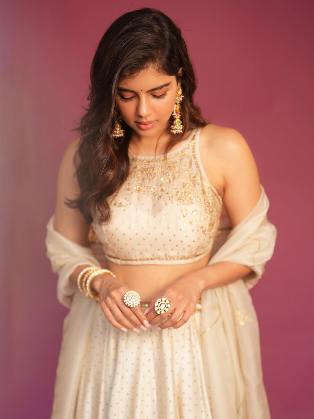 Kalyani Priyadarshan Looks Dreamy in Elegant White Ethnic Outfit Photos (13)