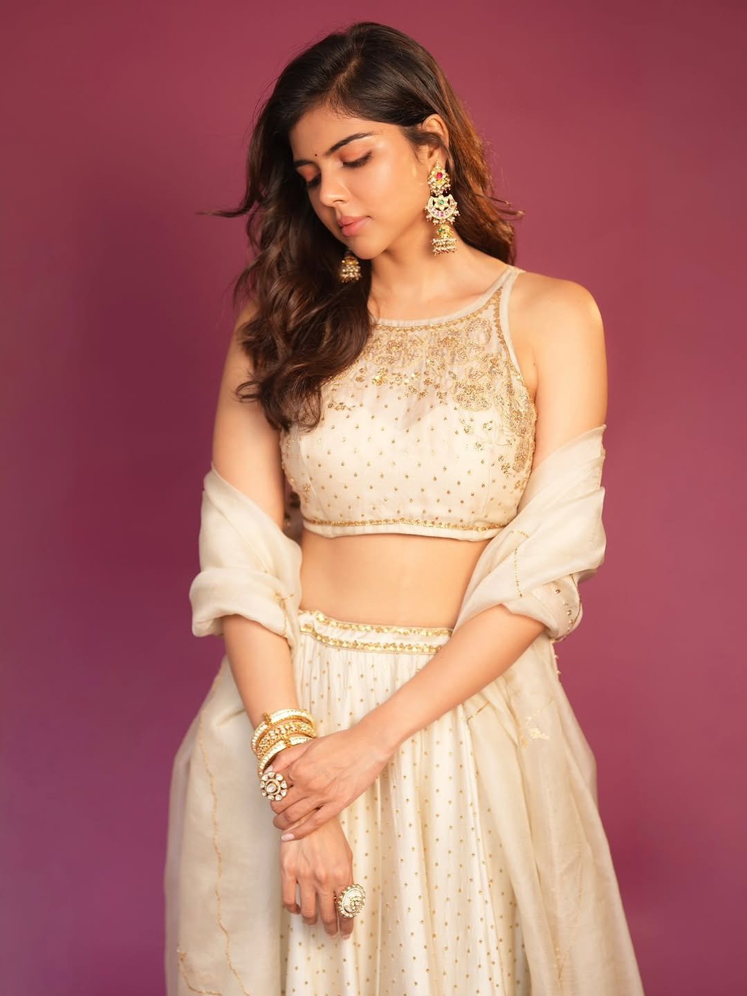 Kalyani Priyadarshan Looks Dreamy in Elegant White Ethnic Outfit Photos (16)