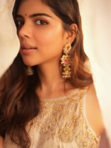 Kalyani Priyadarshan Looks Dreamy in Elegant White Ethnic Outfit Photos (19)