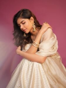 Kalyani Priyadarshan Looks Dreamy in Elegant White Ethnic Outfit Photos (2)