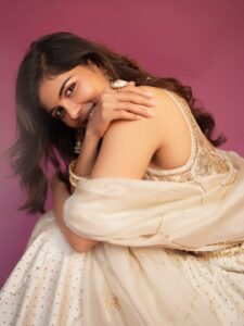 Kalyani Priyadarshan Looks Dreamy in Elegant White Ethnic Outfit Photos (3)